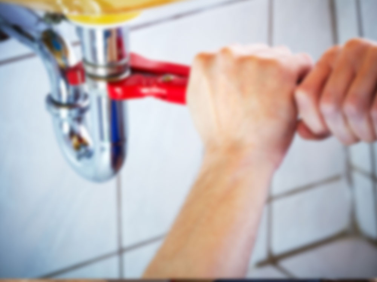 Dichtigkeitsprüfung bei Muster Elektro in Musterstadt